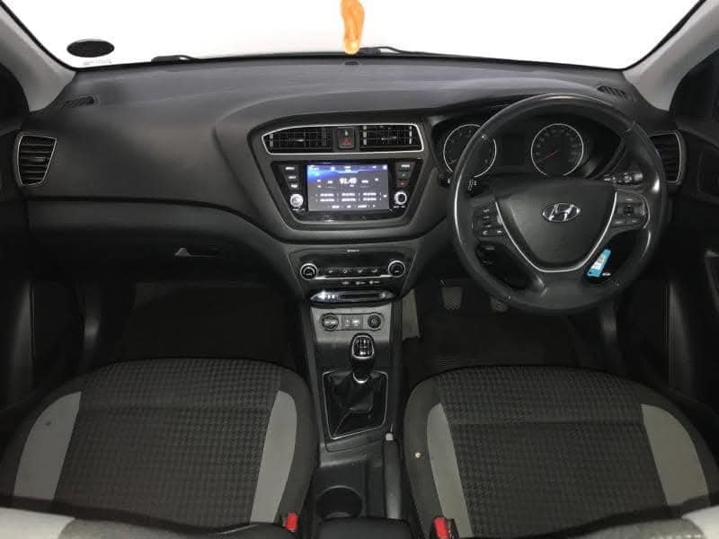 2021 Hyundai i20 1.4 Fluid Dashboard