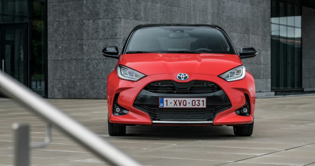 2022 Toyota Yaris gallery image 2